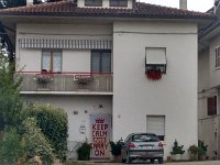 20160921 06  A strange door scree in Montedinove